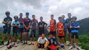 Search and rescue team, NAVY divers have resumed their search for a young football team who have been trapped inside a flooded cave in northern Thailand for five days now.