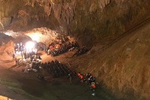 Search and rescue team, NAVY divers have resumed their search for a young football team who have been trapped inside a flooded cave in northern Thailand for five days now.