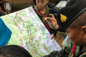 Search and rescue team, NAVY divers have resumed their search for a young football team who have been trapped inside a flooded cave in northern Thailand for five days now.