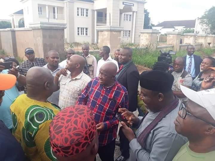Breaking News: Gov. Governor Rochas Okorocha Presents Brand New Houses, SuV Cars To Former Governors Of Imo State  Governor Okorocha present Brand New Houses, Suv Cars to Former Governors of Imo state. Evan Enwerem, De Sam Mbakwe, Achike Udenwa and Ikedi Ohakim, beneficiaries.