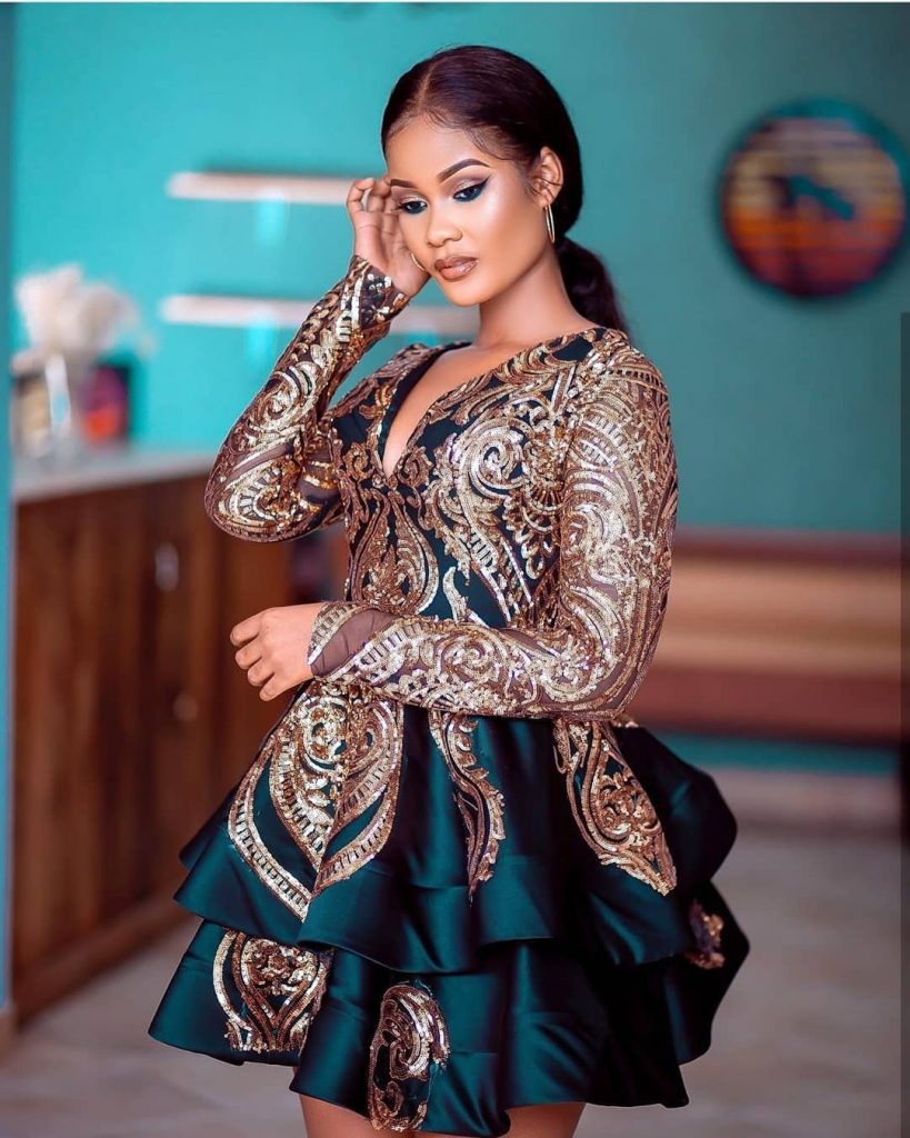 [Ladies Fashion]:- Check Out This Cute Aso-Ebi Dress