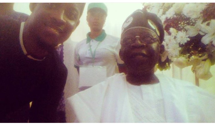 BBNaija housemate, Seyi is really using the influence of his grandfather, Obafemi Awolowo. He posed in a throwback photo with APC leader, Bola Tinubu.