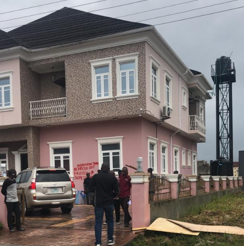 Over three hundred residents/families of Victory Park Estate sitting on about thirty-three Hectares of land located in Osapa London along LekkiEpe Expressway have cried out to President Buhari and all authorities concerned following the seizure of the estate by the Asset Management Corporation of Nigeria (AMCON)