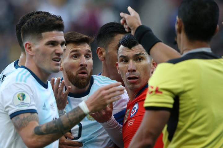 Messi Finishes Copa America With Red Card After Furious Medel Clash Lionel Messi’s Copa America campaign finished just over 45 minutes early on Saturday after the Argentina captain was sent off along with Chile’s Gary Medel in the third-place play-off.