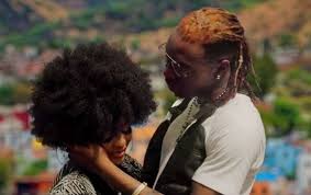 Watch And Download Music Video:- Solidstar – Yarinya