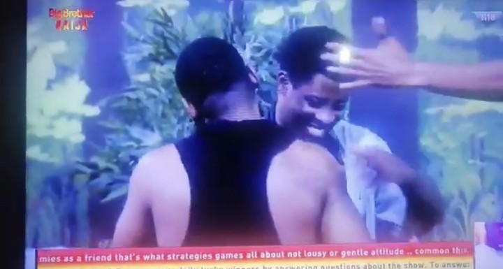 Big Brother Naija housemates, Frodd and Seyi have reconciled following their clash over alcoholic beverages earlier reported yesterday, August 16, 2019. In a surprising twist this morning, Frodd and Seyi were seen hugging themselves as they both reconciled with each other.