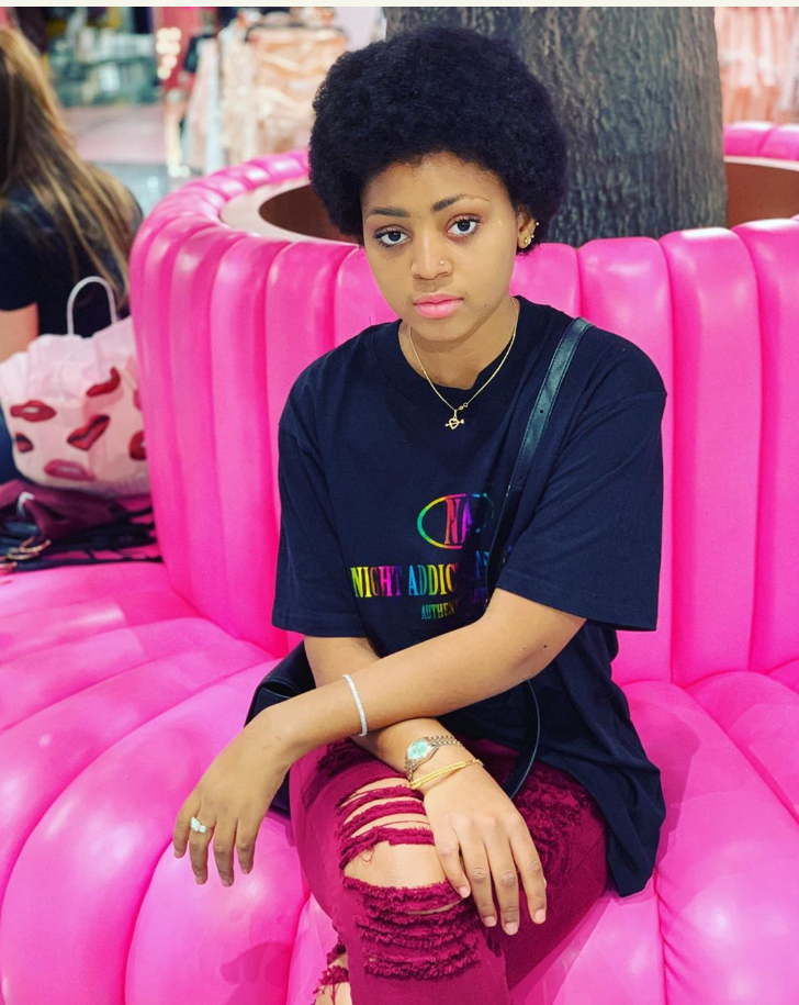 Popular Nollywood teenager, Regina Daniels is Living her best life to the fullest as she is currently married to a former nigerian senator and Billionaire Ned Okoro. She moments ago took to her instagram page to share the photo of her new hair do, while captioning the photo: My Afro natural hair ❤️, the 20 year old actress can also be seen flaunting multiple earring on her right ear, attesting to the fact that she did more ear piercing.