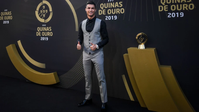 Juventus forward Cristiano Ronaldo has set another record after winning the Portuguese player of the year award for the 10th time. The 34-year-old five-time Ballon d’Or winner beating Atletico Madrid new signing Joao Felix, Manchester City star Bernardo Silva, Wolves midfielder Ruben Neves and Sporting Lisbon playmaker Bruno Fernandes.According to Daily Mail claims that the glamorous awards evening took place at the Carlos Lopes Pavilion in Lisbon where he was crown Portugal best players of the year and he has now won the award in every year bar twice since 2007, with Barcelona Real Madrid legend Luis Figo second in the all-time list with six wins.The only seasons he did not collect the accolade were when Simao won it in 2010, and in 2014 when Pepe was crowned the victor.Former Manchester United winger said “This world is so fast, with the social media, the press, it’s been wild,’.”It’s been an extremely complicated year on a personal level. Don’t let anyone pull you down.”I can’t help but mention that Sporting deserves a little prize. Next time.’ Ronaldo, having missed on UEFA’s Player of the Year award at the expense Virgil van Dijk and he will battle his rival, Lionel Messi and Liverpool defender for the FIFA Men’s award with the winner will be announced on September 23 at a ceremony in Milan. The full list of the Award Winners Male Player of the Year: Cristiano Ronaldo (Juventus) Female Player of the Year: Jessica Silva (Levante / Lyon) Male Football Coach of the Year: Bruno Lage (Benfica) Female Coach of the Year: Miguel Santos (Braga) Men’s Team of the Year: Benfica Women’s Team of the Year: Benfica