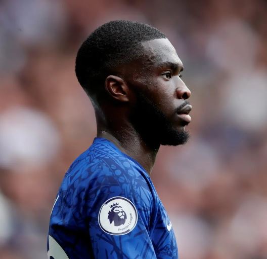 Former Super Eagles defender, Efe Ambrose has revealed why Fikayo Tomori is not proud of his Nigerian roots. He made this known in reaction to the news that the Chelsea player had been called to play for the Three Lions of England. Also called to join the squad for England’s Euro 2020 qualifier against Czech Republic and Bulgaria is Tammy Abraham. If both players accept and eventually play for England, their eligibility to play for Nigeria will be ruined. Reacting to the news, Efe Ambrose stated that he was shocked when he was told Tomori had Nigerian roots. This was during their time together at Derby County. According to Efe, he doesn’t find fault with him because he was born and raised in England. “Tomori was very popular at Derby. He has later voted the player of the season but not once did he talked about his Nigerian roots. In fact, it was a journalist friend of mine that told him he has Nigerian roots. It’s very unusual because most Nigerian players born abroad usually like to associate with fellow Nigerians particularly if you have played for the national team as I did for years,” the 30-year-old told Owngoalnigeria. ”I am not surprised, in fact, I would have if he decided to represent Nigeria. He feels very British which is understandable considering the fact that he was born and raised there. Canada is the biggest losers considering the fact that he played for them at U17 level based on what I gathered”, Efe Ambrose said.