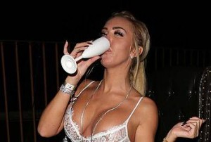 One of the British celebrities in it’s real sense, an actress, a designer, magazine columnist and TV personality, Aisleyne Horgan- Wallace seems like she has it all under control and displays a perfect image of herself.