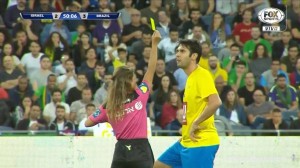 Here is the hilarious moment football legend Brazilian Kaka was shown a yellow card just so the referee could take a selfie with him last night in a charity match, MySportDab reports. The former AC Milan and Real Madrid maestro pulled on the Selecao shirt once more in a charity match for peace in Israel and was on the scoresheet in a 4-2 victory for Brazil. Ronaldinho, Roberto Carlos, Rivaldo, Cafu and Bebeto were also among the legends taking part in the friendly fixture but it was Kaka who was the biggest hit – with even the person officiating the game wanting a picture with him. Incredibly, while the 2007 Ballon d’Or was dribbling in midfield with his side 3-2 up, the female referee blew the whistle and stopped the game for a moment. Much to Kaka’s confusion, the official then went to her pocket and booked him – before getting her phone out and asking for a selfie with the 37-year old – who was more than happy to oblige. The Brazil players made it even better by shaking the ref’s hand and creating a nice, fun moment in the charity game.