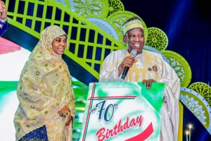 Over The weekend former Governor of Ibadan, Senator Abiola Ajimobi celebrated his 70th birthday in Ibadan in which top politicians in the country were present.