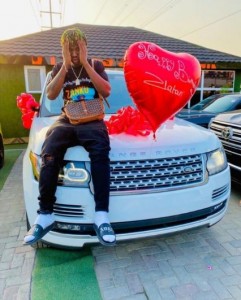 Indigenous rapper, Zlatan Ibile is closing the year with a multi-million naira SUV which he acquired brand new.