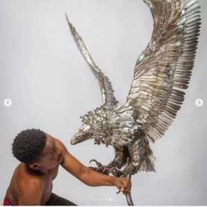 Abinoro Akporode is a hyper-talented young Nigerian man who is designing sculptures with iron spoons. Accolades have been mounting for this young Nigerian named Abinoro Akporode Collins who is making quality works of art with iron spoons.