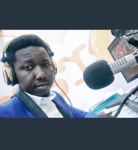 The Orange FM OAP was involved in an accident along Ondo road early this morning. He reportedly went into a coma and later passed on. Nigerians mourn as popular Ondo OAP and comedian, Sweet Steve dies in an accident this morning