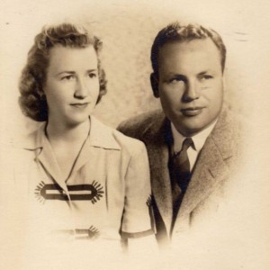 John Henderson and Charlotte Curtis aged 106 and 105 respectively who are officially recognized by the Guiness Book of World Records as the world’s oldest couple and will on December 22, 2019, celebrate their 80th wedding anniversary, and 85 years after sitting in a zoology class in 1934. 