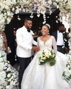 Sandra Ikeji Weds Arinze With 200 Bridesmaids (white Wedding Pictures)