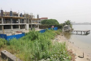 The Lagos State Government has arrested 14 illegal sand dredgers on the shoreline of Ikoyi-Lekki axis at Banana Island during a compliance enforcement exercise conducted by the Ministry of Waterfront