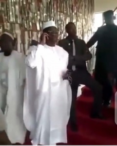 A video of moment Governor Abdullahi Ganduje’s security stopped former lawmaker Abdulmumin Jibrin from walking up to congratulate him after his (Ganduje) Supreme Court victory in the 2019 governorship election