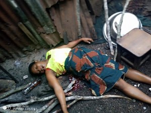 A man has shot his wife, a mother of 6 (3 boys & 3 girls) to death in Abia community, Nkporo, this morning.