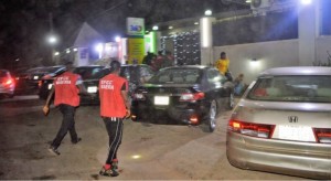 Men of the Economic and Financial Crimes Commission, Ibadan zonal office have arrested 89 suspected internet fraudsters at the popular Club 360 located on the Akala Expressway, Oluyole Extension in Ibadan, the Oyo State capital. In preparation for the late night operation which took place over the weekend, officers of the Commission had carried out series of discreet surveillance on the nature of activities going on in the nightclub which according to intelligence gathered, the said club was notorious for harbouring “yahoo-yahoo boys.”