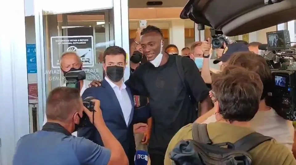 Abraham Arrives In Italy To Seal £34m Transfer To Roma