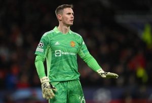 Goalkeeper Leaves Man Utd For Premier League Rivals