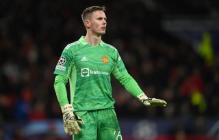 Goalkeeper Leaves Man Utd For Premier League Rivals