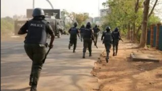 Man Arrested With 8 Guns In Abuja Motor Park