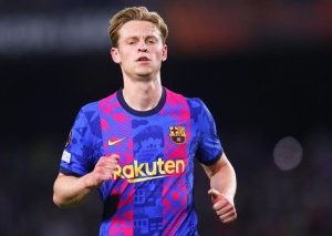 Take Your Old Contract Or We Drag You To Court – Barcelona Threaten De Jong