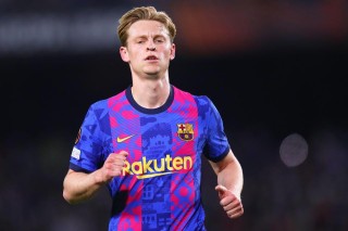 Take Your Old Contract Or We Drag You To Court – Barcelona Threaten De Jong