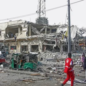 100 Killed, 300 Injured In Two Car Bombs In Somalia