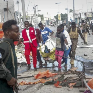 100 Killed, 300 Injured In Two Car Bombs In Somalia