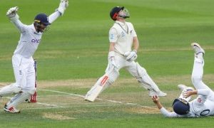 New Zealand v England: James Anderson and Jack Leach give tourists control