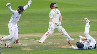 New Zealand v England: James Anderson and Jack Leach give tourists control