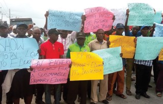 Osun: Teachers Recruited By Oyetola But Sacked By Adeleke Stage Protest