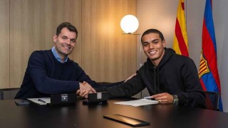 Barcelona sign Ronaldinho’s 18-year-old son João Mendes after successful trial