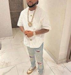 Davido’s Fan Allegedly Uses ‘Juju’ To Call Him Back Online (Video)