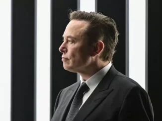 Elon Musk among experts urging a halt to AI training