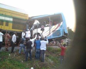 FG Orders Probe Into Lagos Train/Bus Accident