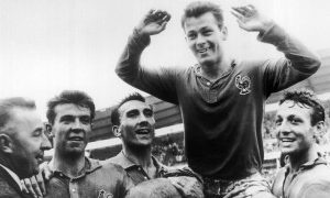 French soccer legend Just Fontaine dies aged 89