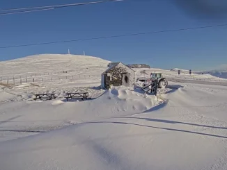 Isle of Man schools remain closed for a second day due to snowfall