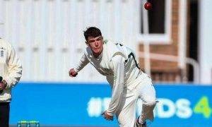 Josh Baker: Worcestershire spinner signs new three-year deal at New Road