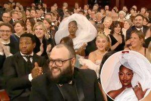 Tems Attacked For Wearing A View-Blocking Outfit at Oscars