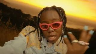 Dr Dolor Entertainment songstress, Nigerian singer, and songwriter, Teni bursts out with the official video of “Maitama.” ADVERTISEMENT In this single, she tipped in the musical abilities of a highly talented Nigerian singer-songwriter and DMW signee, Mayorkun, and Costa Titch, a talented South African music artist alongside Ch’cco. Watch the video below: