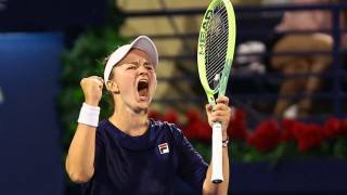 World No. 1 Iga Świątek’s dominant unbeaten stretch snapped by Barbora Krejčíková in final of Dubai Tennis Championships