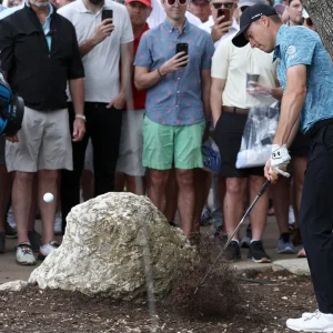 ‘Thank you Jordan for hitting me’: Jordan Spieth’s ball hits two fans and breaks a phone at Dell Match Play