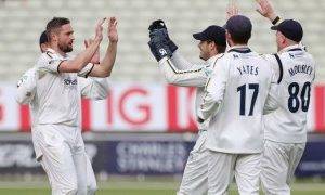 County Championship: Warwickshire beat the light to finish off Kent for innings win