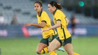 Hayley Raso and Mary Fowler sound World Cup weather warning to England's players