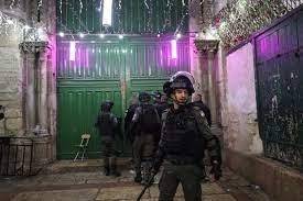 Israeli police storm al-Aqsa mosque for the second time on Wednesday